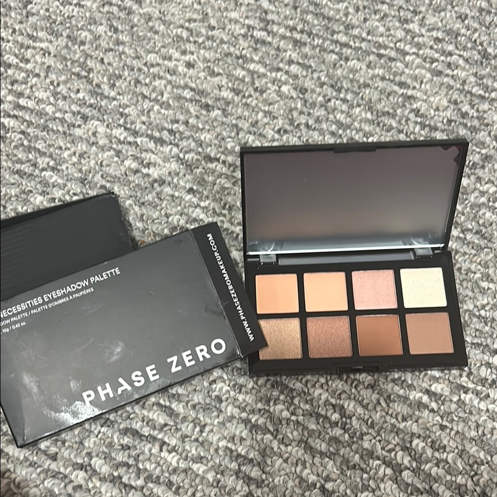 Essentials Eyeshadow Palette - Neutral Shades